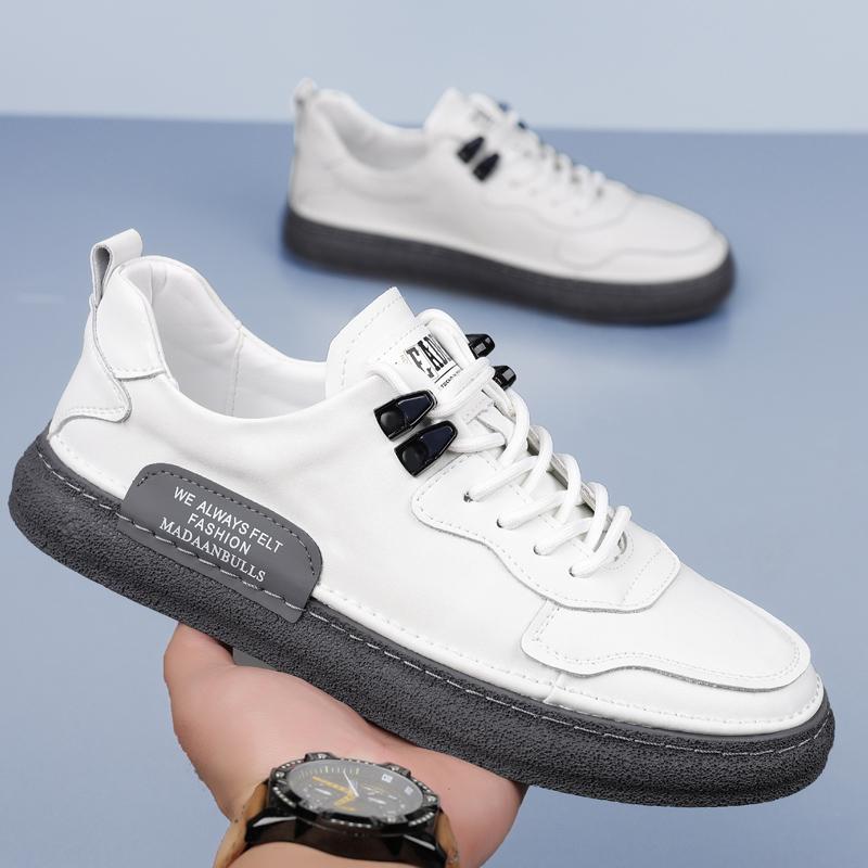 Fashion New Arrival Men's Skateboard Footwear Fashion All-Matching Sneakers Sports Casual Shoes Versatile Tenis Masculino Driving Shoes