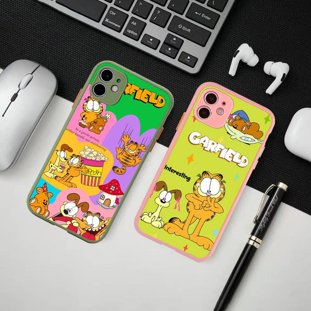 Classic Comic Strip G-Garfield For iPhone 16 15 14 13 12 11 Pro Max X XS MAX Plus Translucent Black Phone Cover