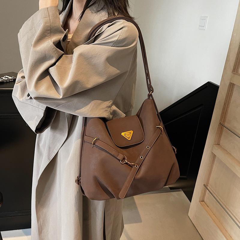 Retro underarm bag women's 2025 new backpack, high-end commuting large-capacity tote bag