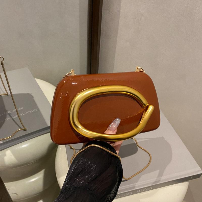 

Personalized acrylic bag 2025 new European and American metal wrist box bag women s versatile retro messenger bag tide світло-коричневого кольору