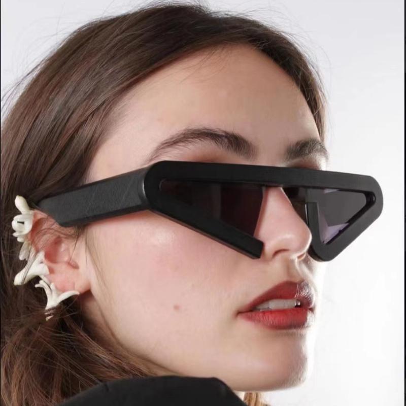 Y2K Unisex Sunglasses Trend Geometric Triangle for Women Men Transparent Frame Streetwear Shades with UV400 PC Lens