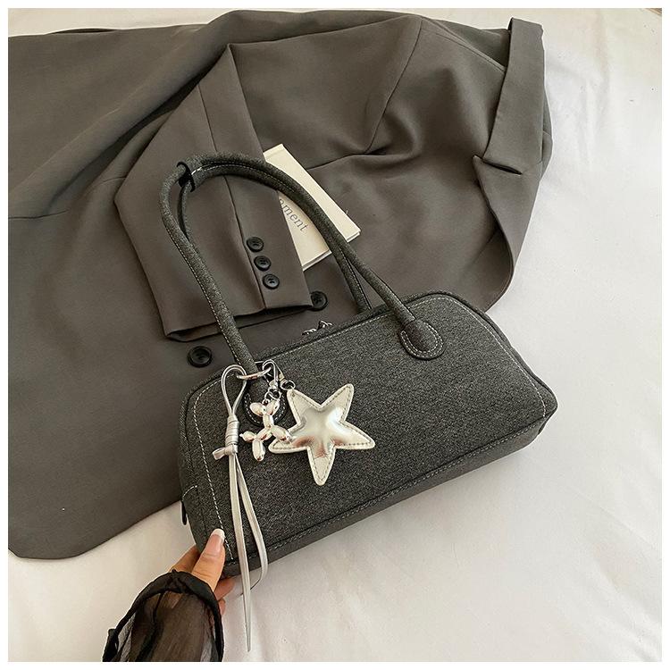 

Korean new product fashionable simple INS style portable Boston bag casual commuting elegant trendy solid color shoulder women s bag чорний