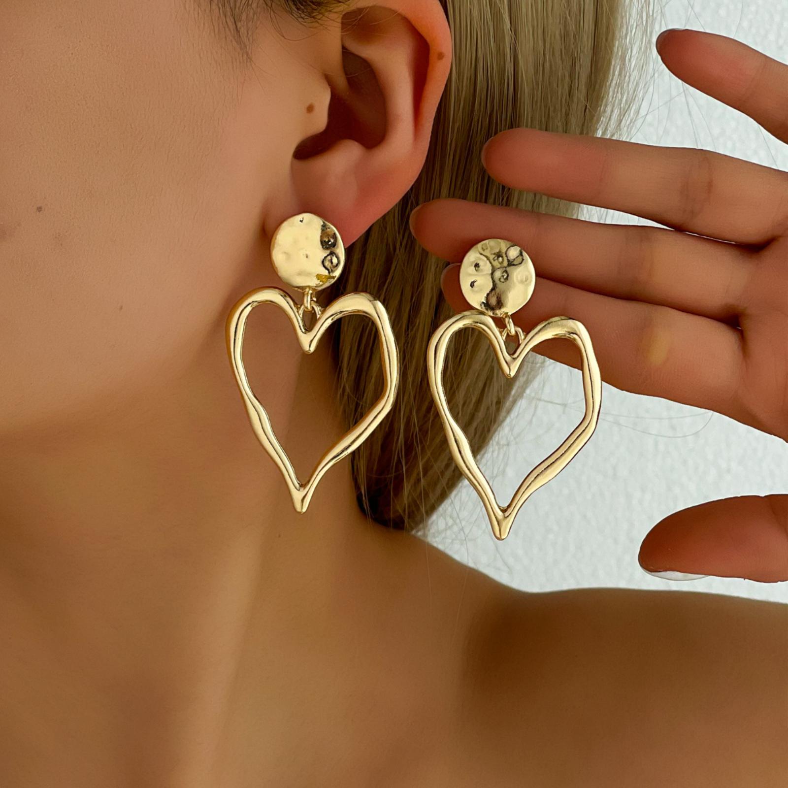

Vintage Style Teardrop Earrings Lightweight Dangle Drop Earrings for Women Classic Retro Design Fashion Jewelry Accessories One Size