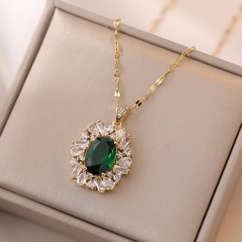 Women's Fashion Heart Pendant Necklace - Elegant, Simple Design, Versatile Clavicle Chain Jewelry