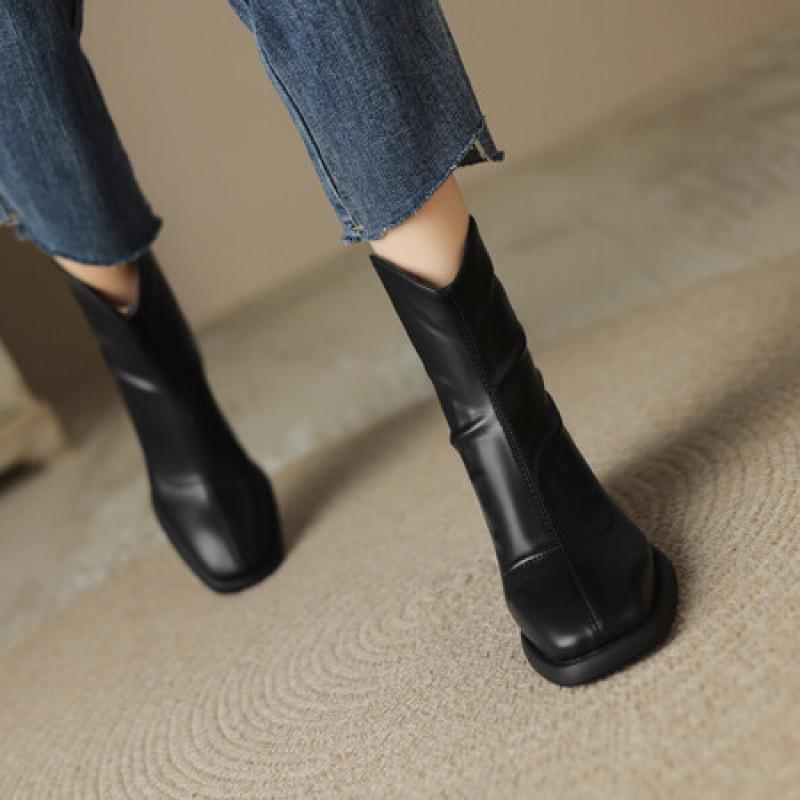 Korean version of comfortable square head leather boots medium heel back zipper solid color medium boots rear zipper autumn and winter square heel M