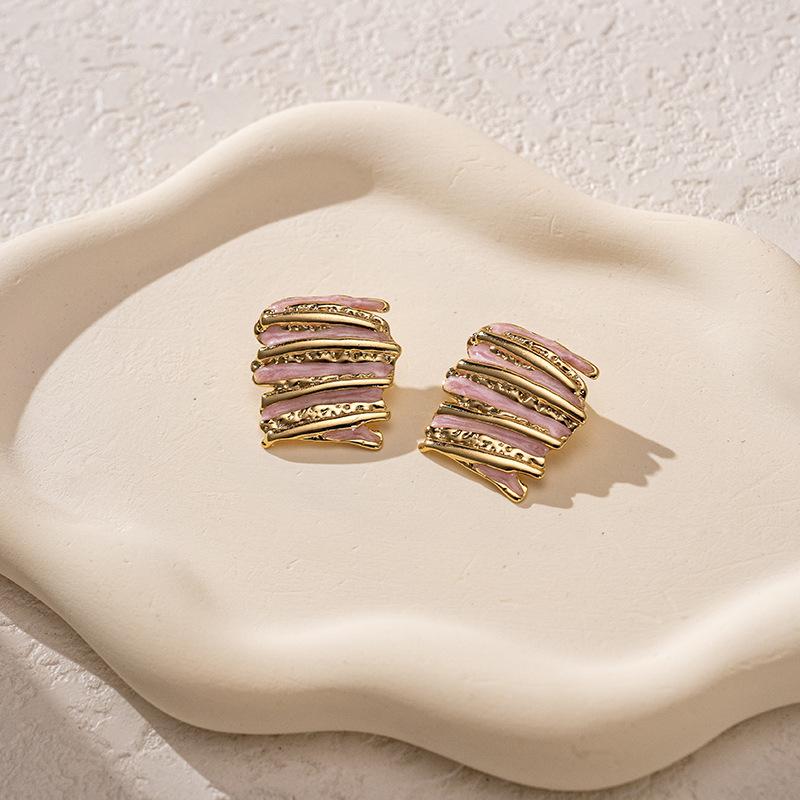 Fashion color drip stainless steel earrings, personalized fashion and versatile love enamel titanium steel earrings
