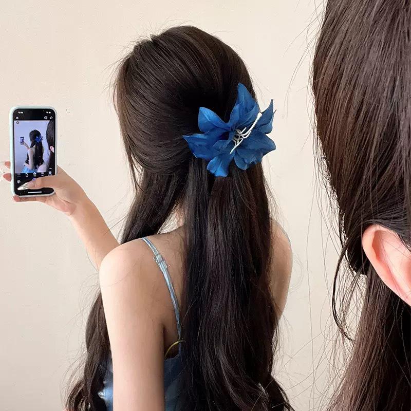 Caro 3D Rose Hair Claw Clip - 2024 High-End Floral Shark Clip for Women, Elegant Headwear