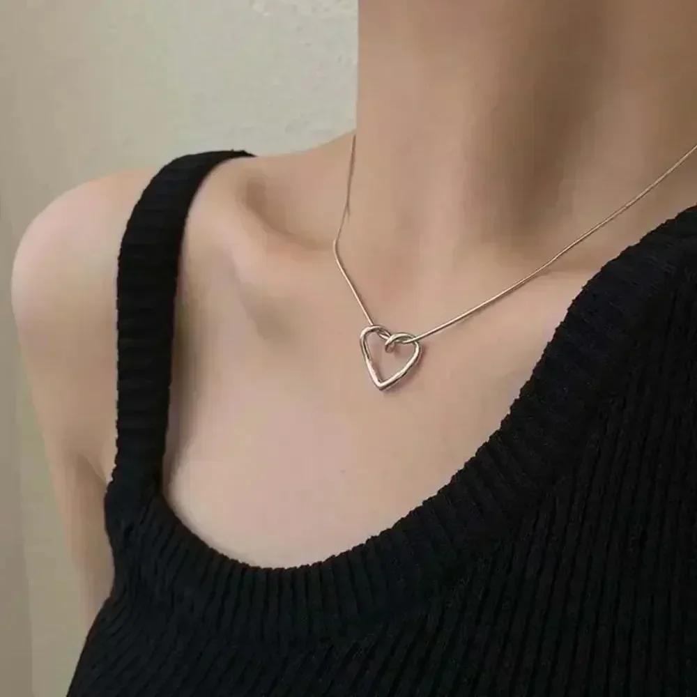Korean Exquisite Retro Flower Love Heart Beaded Necklace For Women Personality Simple Cool Clavicle Chain Fashion Y2K Jewelry