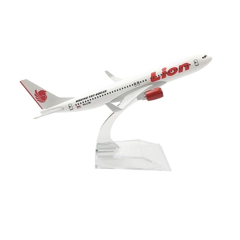 1/400 Scale 16cm B737 Lion Air Aeroplane Model Metal Planes with Stand Simulation Airliner Toy Airplane for Boys Gift красный/белый
