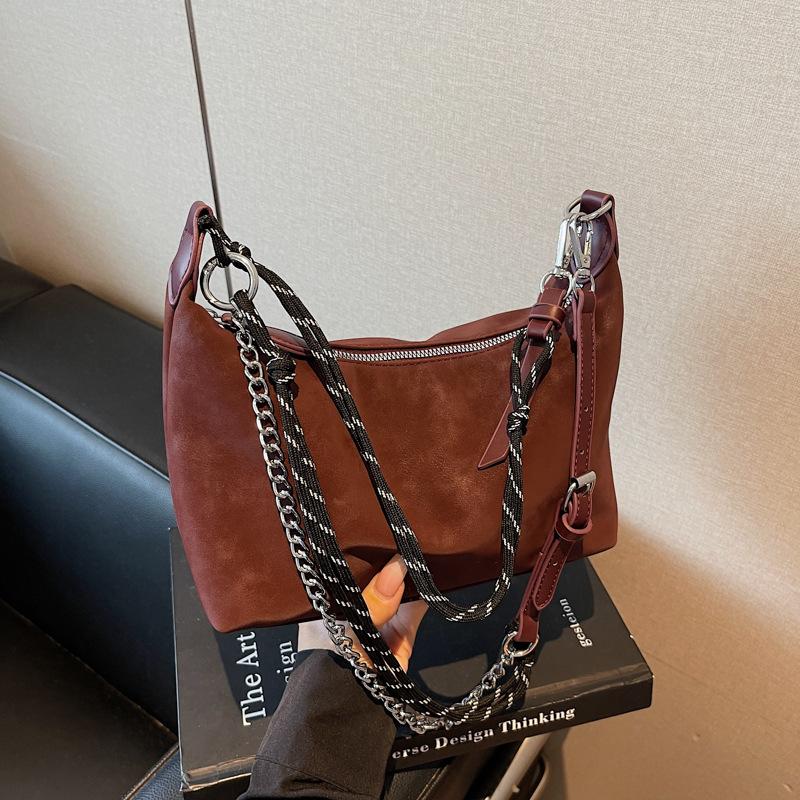 

Niche design hand-carried dumpling bag women 2025 new high-end casual matte messenger bag retro commuter bag 23*8*14 бордовый