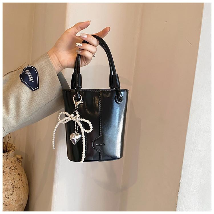 Ielgy Ladies Red Handbag Ladies Small Bag 2024 New Style All-Match Fashion Bucket Bag High-End Texture Messenger Bag