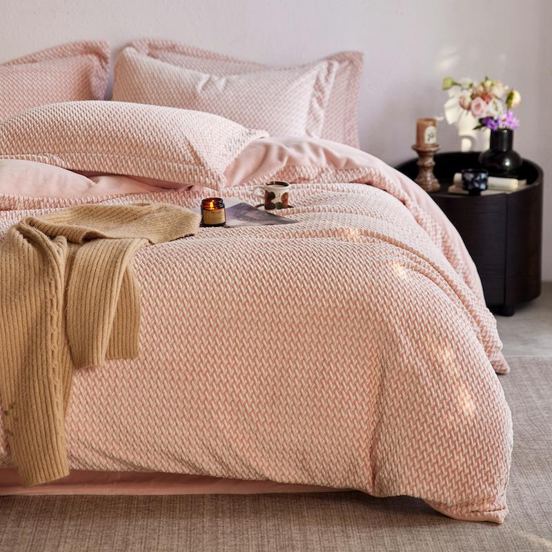 Four-Piece Set Of Thickened Milk Fleece Bed Antistatic High Gram Weight Coral Fleece Engraving Three-Piece Set