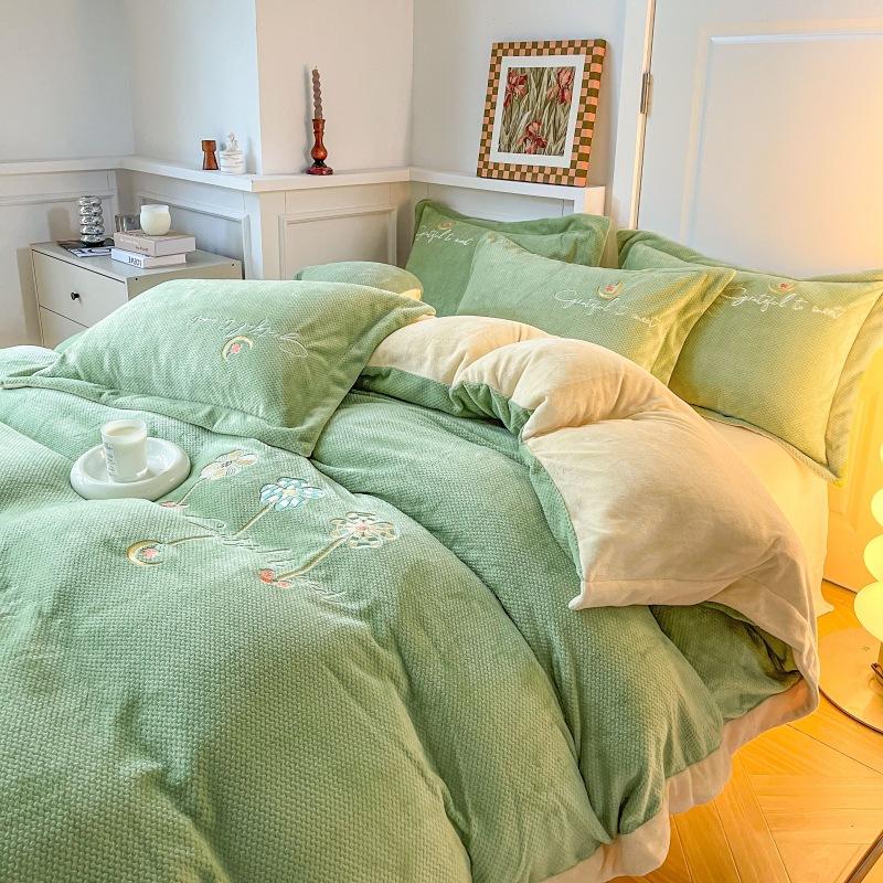 Jacquard Milk Velvet 4-Piece Winter Thickened Coral Velvet Quilt Cover