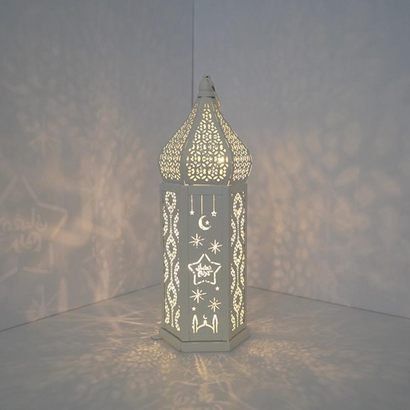 Decorative Candle Lanterns Moroccans Lanterns Retro Golden Metal Lanterns Candle Holder for Home Patios Outdoor Decors
