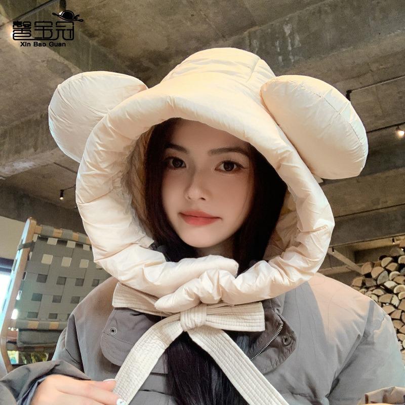 Fashion hat women's winter cycling cold protection and warmth ear protection pullover hat cute bear shows small face