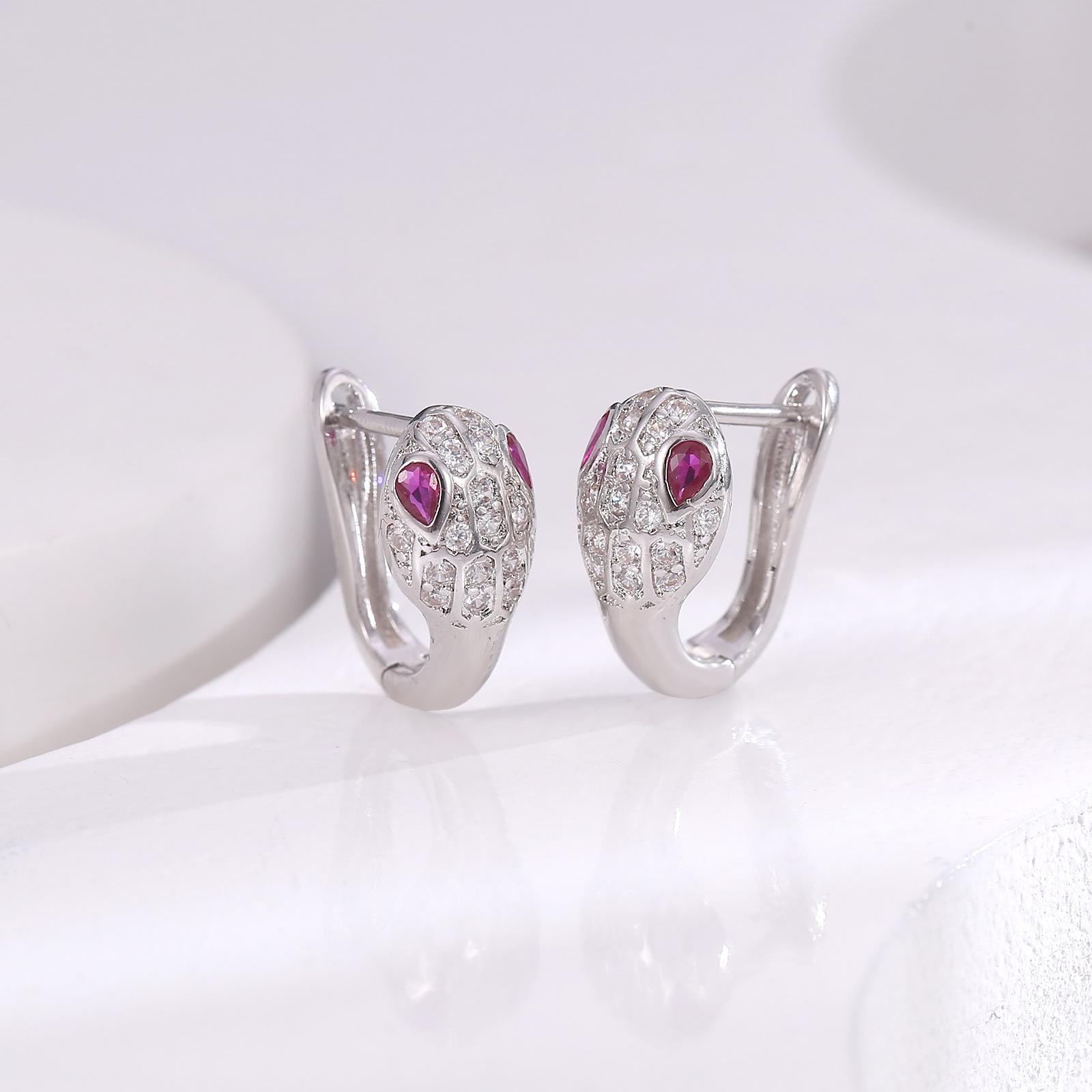 

Модные офисные серьги-клипсы с контрастным цветом, цирконом и змеей, маленькие изысканные универсальные серьги в стиле легкой роскоши премиум-класса