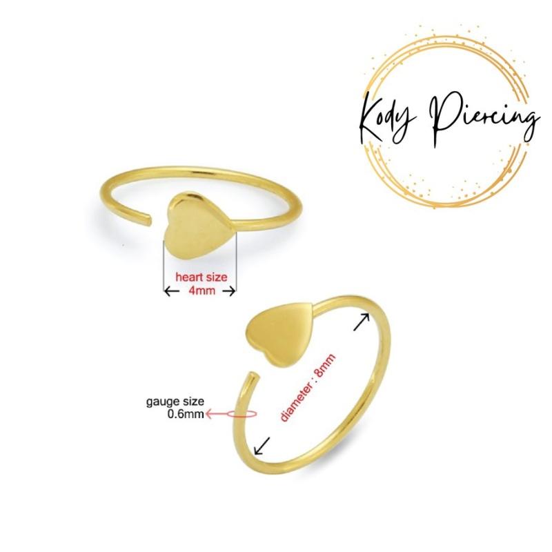 KODY PIERCING Otwarty pierścionek z 9-karatowego złota z płaskim sercem o średnicy 3 mm