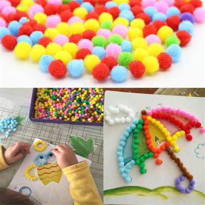 2 Stück/Set Kinder Plüschball Malaufkleber Kreatives DIY Handgemachtes Material Lernspielzeug Kinder Cartoon Puzzles Bastelspielzeug zufällige Farbe Muster