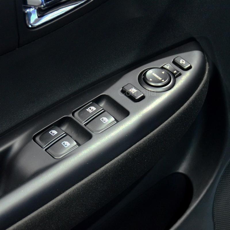 Car Electric Power Master Window Control Switch Glass lifter Control Buttons For Hyundai i20 2008-2015 93570-1J102