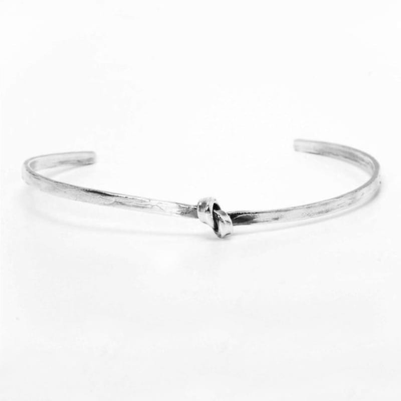 

HARANG HR 05B_Silver Knotted Bangle Bracelet matte free