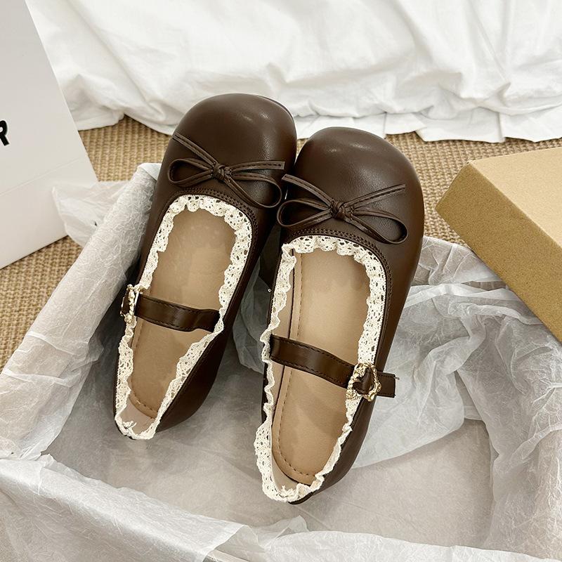 

Туфли Мэри Джейн с бантиком в виде сердечка для девочек, детские с маленькими цветочными бутонами, новинка весны 2025, маленькие кожаные туфли Лолита с юбкой 40 коричневый