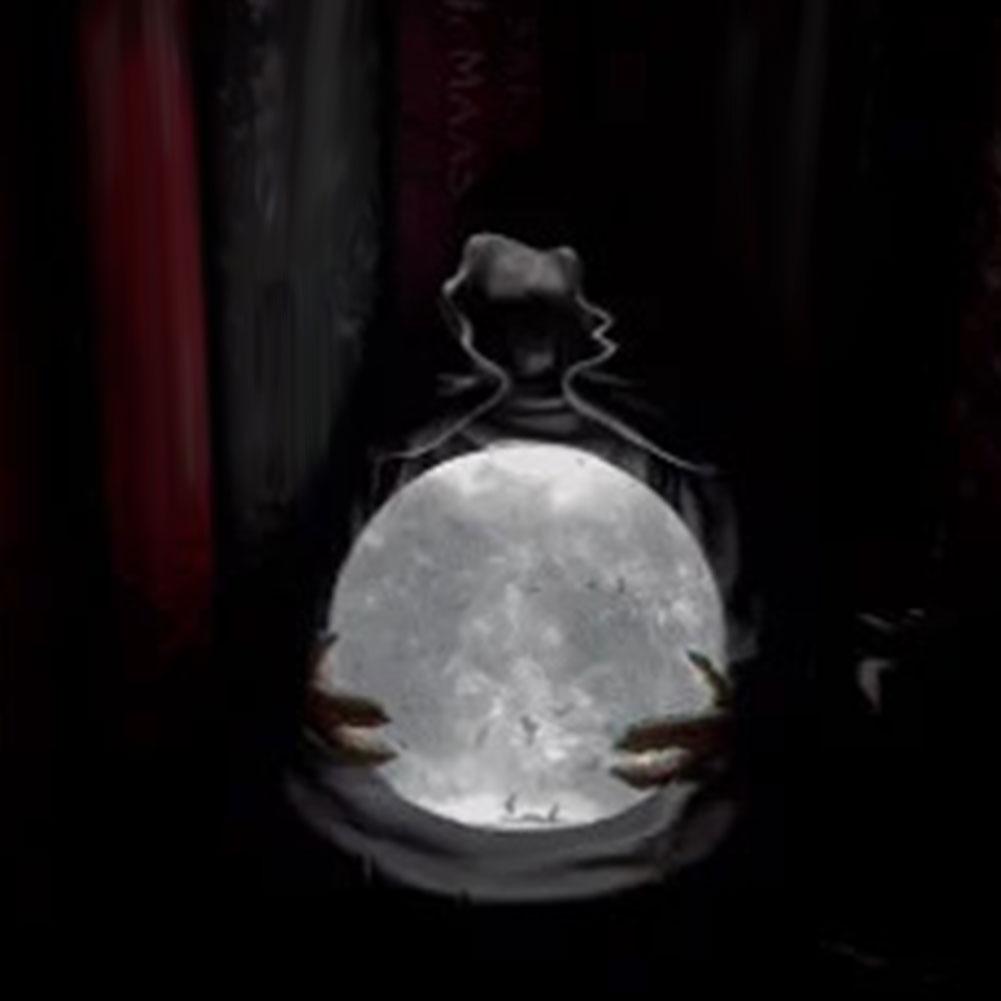 LED Death God Crystal Ball USB Charging Grim Reaper Water Globe Spooky Sculpture Ornament for Halloween Party Desktop Decoration