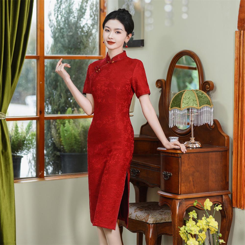 Red Knitted Jacquard Cheongsam 2026: Women's Mother of the Bride Banquet Dress in Chinese National Style