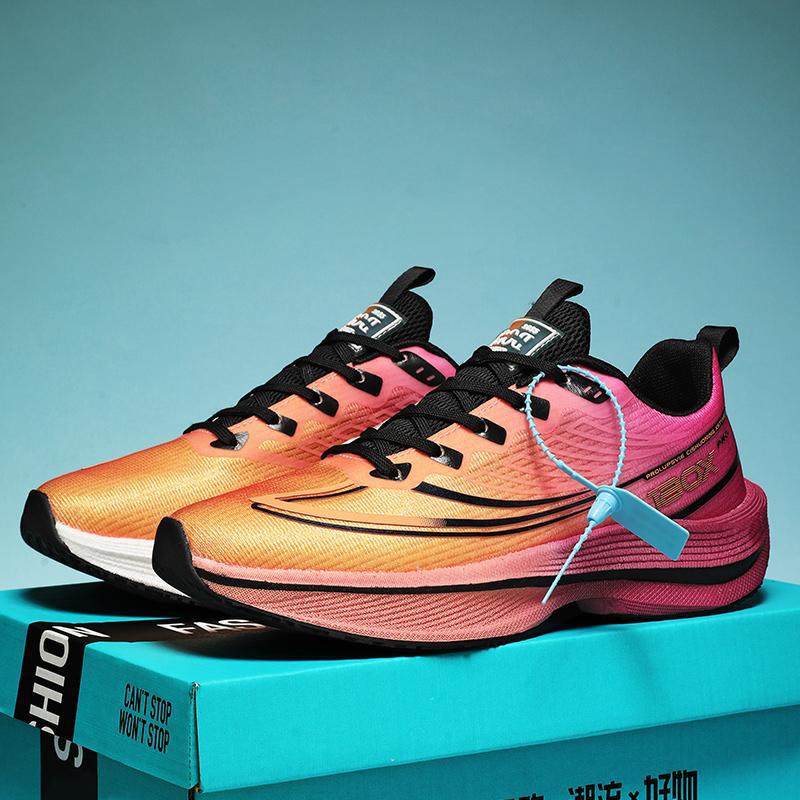 Men's shoes in the autumn of 2025 new breathable and light sports shoes shock-absorbing carbon board running shoes couple, personalized fight