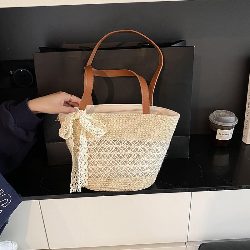 Summer popular striped seaside beach vacation idyllic and beautiful leisure shoulder underarm tote bag