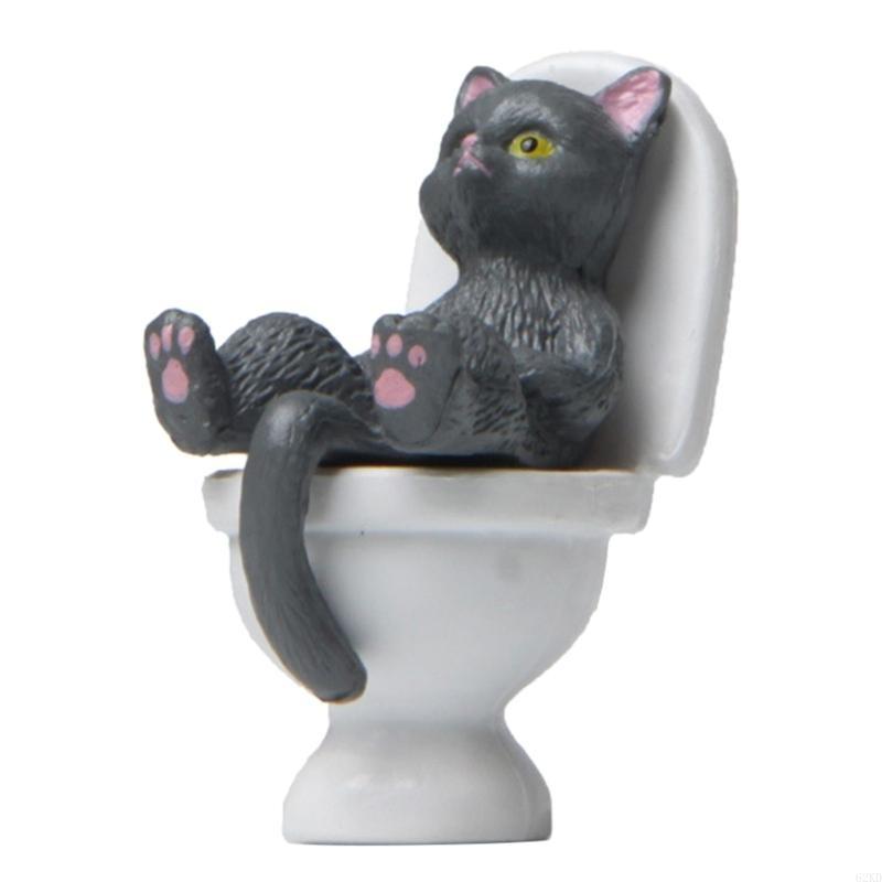 62KD on Toilet Statue Resin Sculptures for Lover Funny Figurine Garden Yard Decor