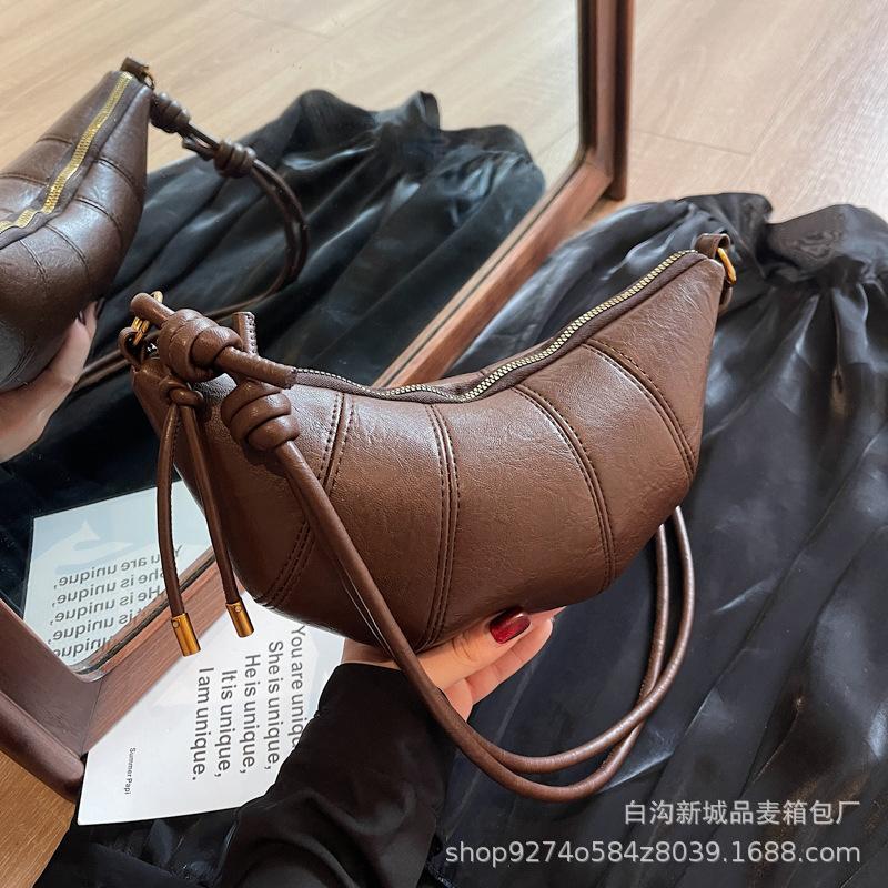 Single shoulder solid color niche design versatile horn messenger bag manufacturer casual texture commuter fashion dumpling bag