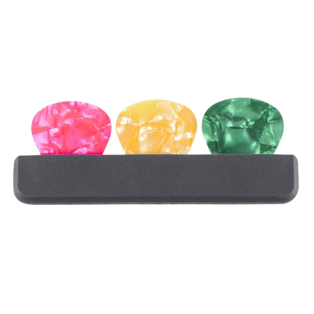 

Guitar Pick Holder with 3 picks Plastic Plectrum Case Built-in antislip teeth Quick Storage Not easy to fall(pick colors random)