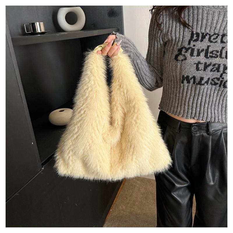Autumn and Winter New Fashion Macaroon Women's Shoulder Bags Fluffy Long Plush High Capacity Armpit Bags Foreign Style Female Portable Large Tote Bags