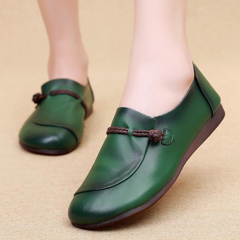 Leather round head flat bottom mother shoes soft sole soft surface comfortable foot women's single shoes deep mouth middle-aged women's leather shoes