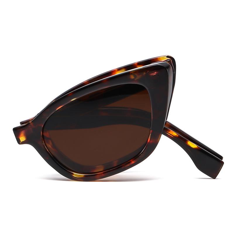 Portable Folding Sunglasses Women 2025 New Fashion Leopard Cat Eye Sunglasses UV protection ultra light Cateye Driving Shades