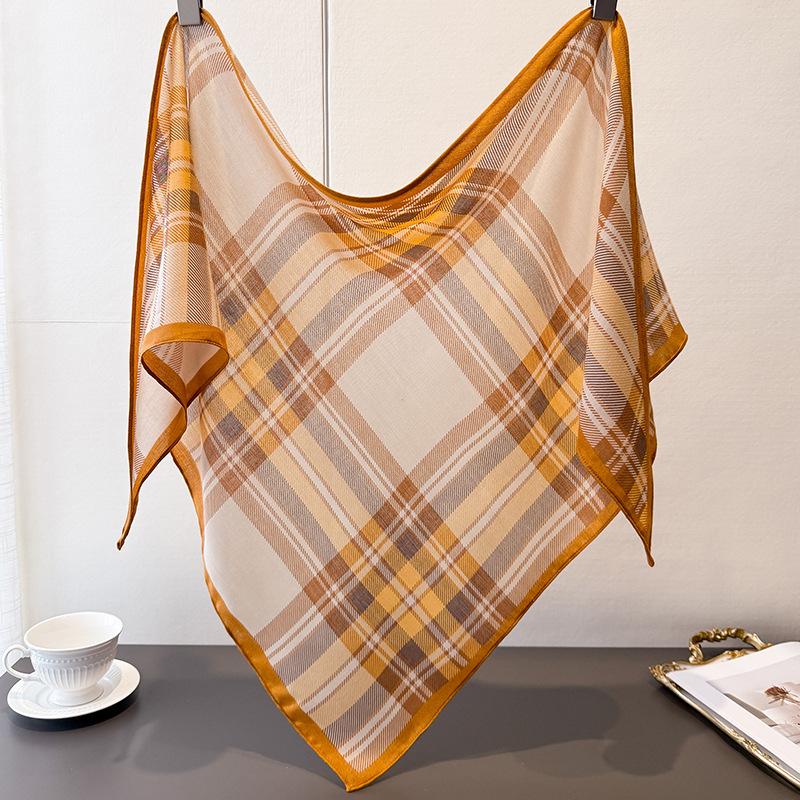 Vintage Plaid Herringbone Pattern Imitation Velvet Triangle Scarf Printed Sunscreen Shawl Scarf Silk Scarf Scarf Headscarf Scarf Women