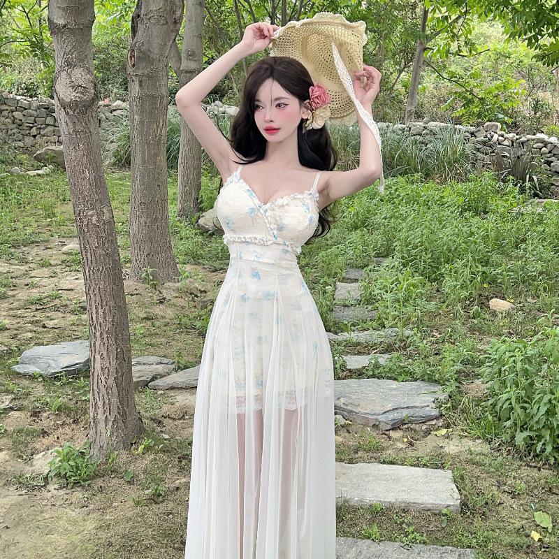 French Floral Slip Dress: Chic, Sweet, Age-Reducing Waist-Cinched Short Skirt for Women.