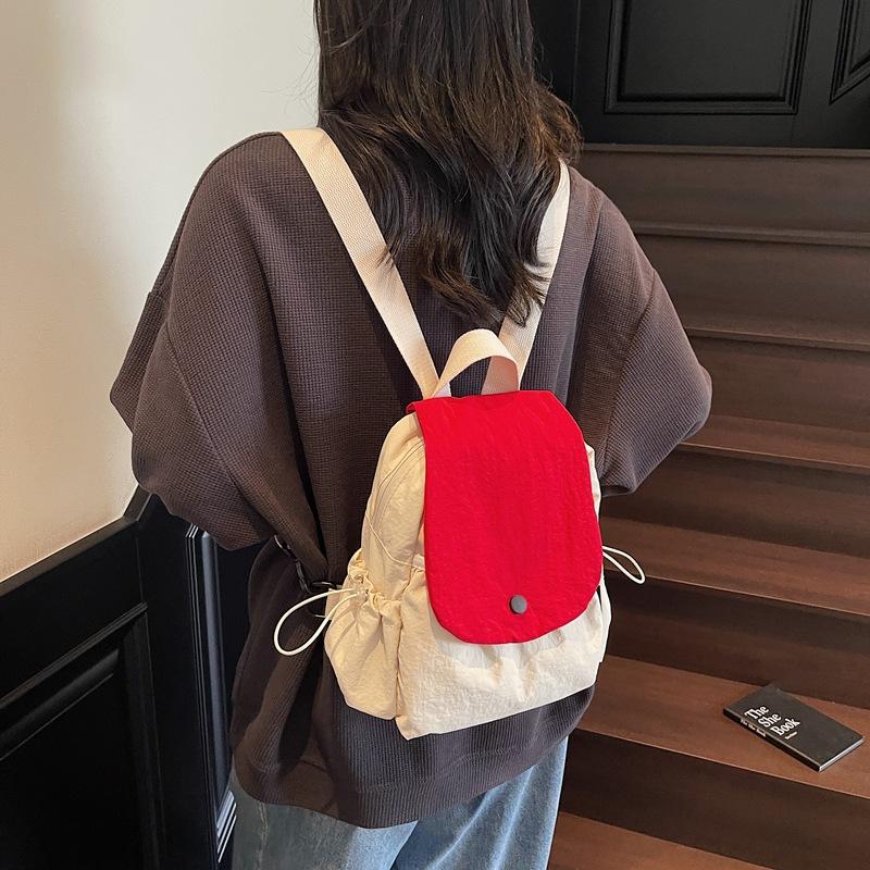 New Large Capacity Multi Functional Lightweight Simple and Fashionable Water Repellent Backpack for Men and Women.