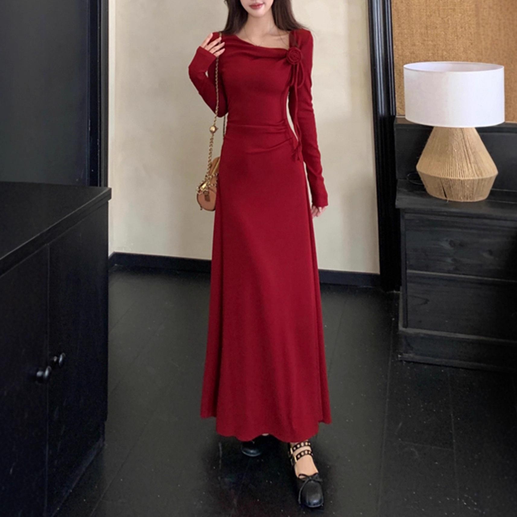 Elegant Red Dress for Sophisticated Autumn/Winter Style Large красный