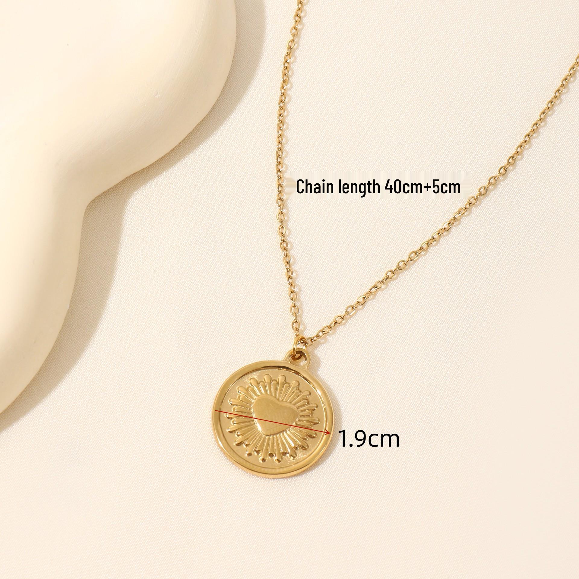 Retro Heart Pendant Necklace: European & American Style, Titanium Steel Clavicle Chain, High-End Fashion