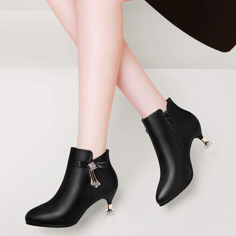 Short Boots Women's New Velvet Pointed Women's Shoes Autumn and Winter Medium Heel Short Tube Stiletto High Heels Martin Boots