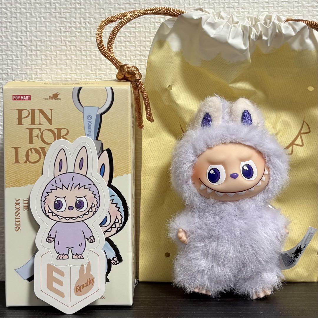 

[USED] POP MART THE MONSTER PIN FOR LOVE Lovebu E