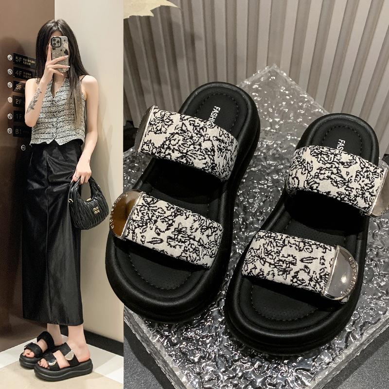 

Summer new thick-bottomed casual fashion outer wear with skirt beach cool slippers word drag women s models 35 бежевий