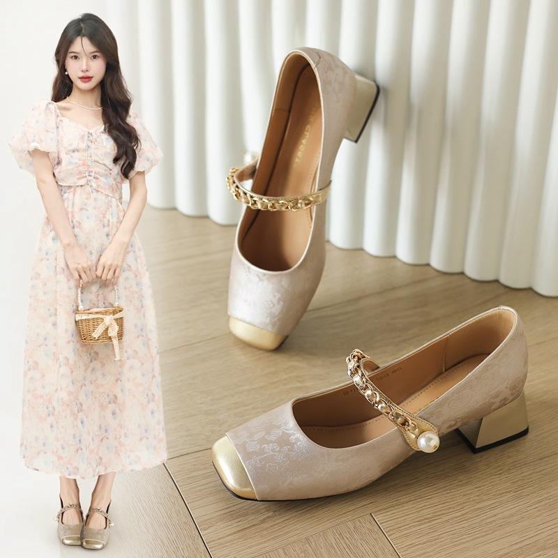 Chinese Embossed Retro Women's Shoes Shallow Mouth Thick Heel Mary Jane Shoes Temperament Gentle Single Shoes
