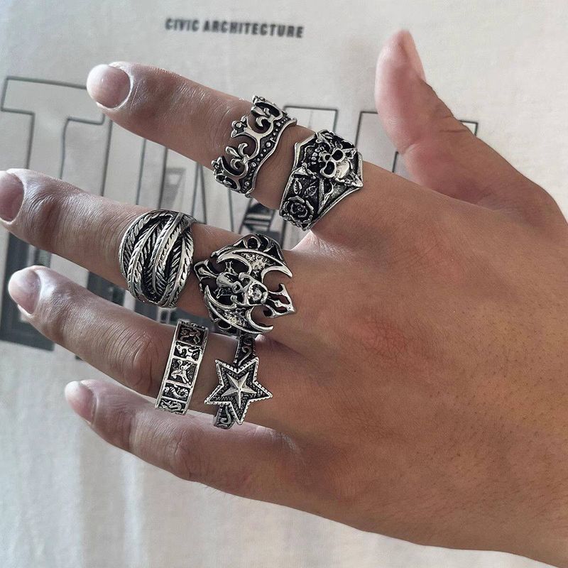6 Suit Skull Rings for Men Fashion Exaggerated Niche Style Retro Gothic Wind Punk Hip Hop Unique Ring Accessories