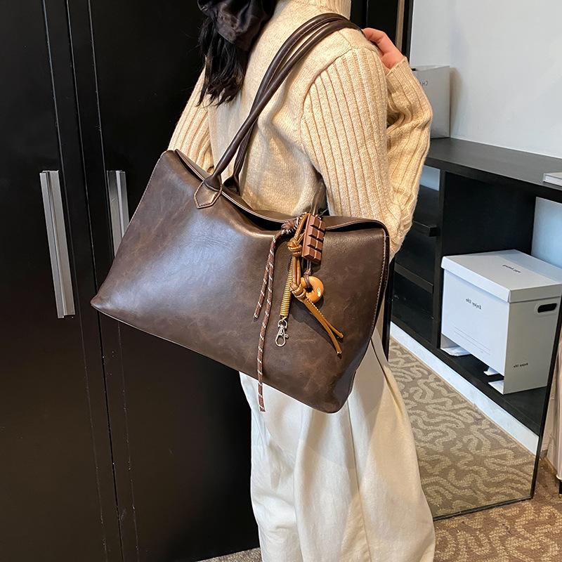 

2024 нова ніша персоналізована бейсбольна машина брелок сумка кулон пара плетена сумка на шнурку висить 38.5*13*31