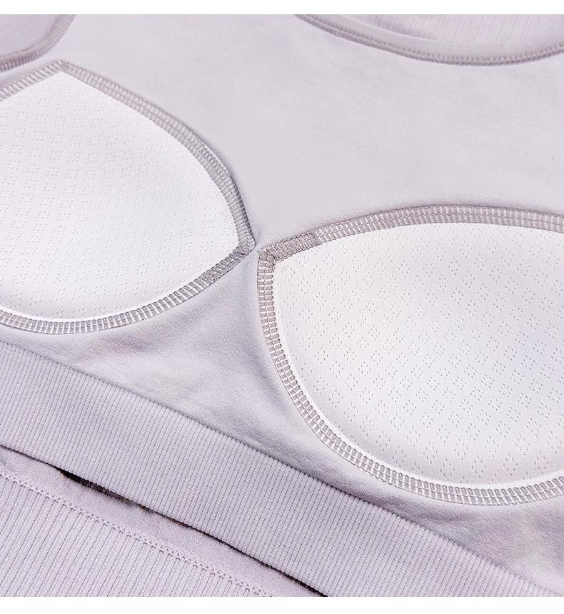 Seamless Women's Fitness Top with Built-in Chest Pad - Nude Feel Short Sleeve for Yoga & Running