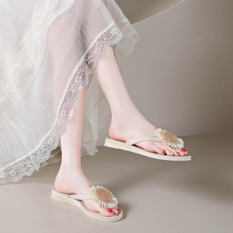 Summer sunflower imitation hemp rope grass travel wear flip-flops women's flat heels splint shoes beach slippers