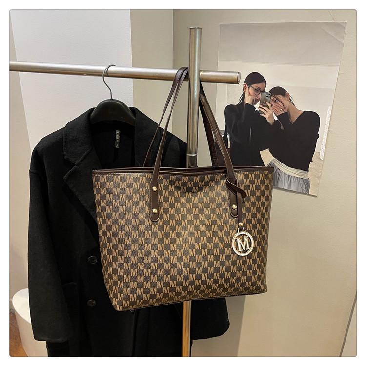 

2025 Fashion Print Large Capacity Tote for Women - Perfect for Commuting or College