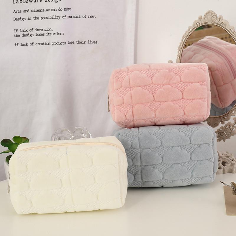 Cloud Makeup Bag Portable Large Capacity Organizer With Short Plush Material For Women